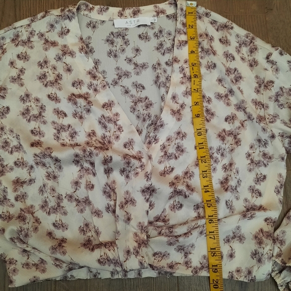 ASTR The Label Floral Long Sleeve Floral Blouse - Picture 7 of 11